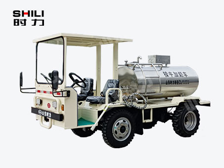 1方電動四輪犢牛喂奶車（臥式罐、帶攪拌）